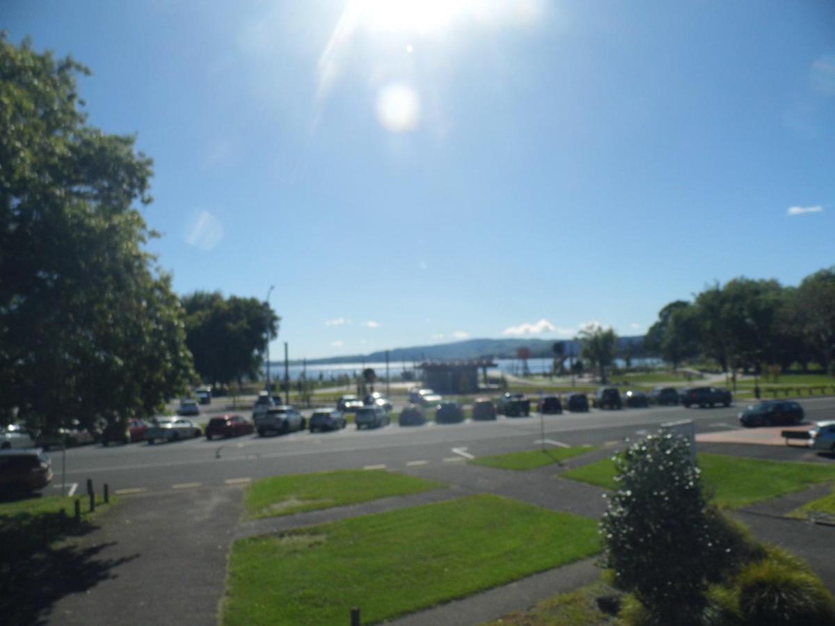 Lake Lodge Motel Роторуа Экстерьер фото